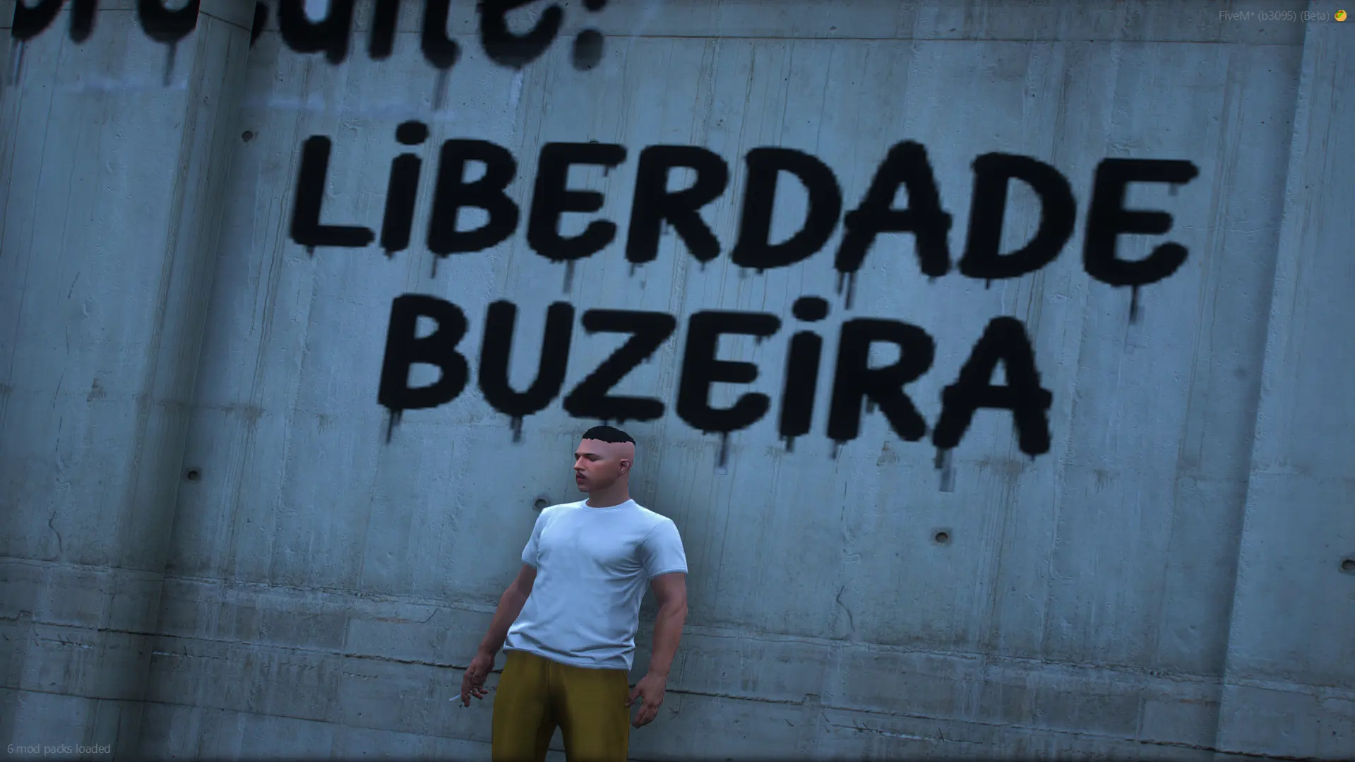 Muro pichado no bairro
